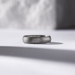 Snake Skin Band Ring For Men in 925 Silver, Unique Jewelry For Boyfriend, Promise Ring, Mens Silver Ring, Engraved Band Ring, Birthday Gift image 3