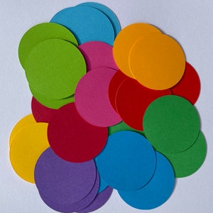 5 cm のマルチカラーのレインボー ドット、円形ダイカット、スクラップブッキング、カード トッパー、装飾、子供の工芸品、160 gsm 紙/カード用。