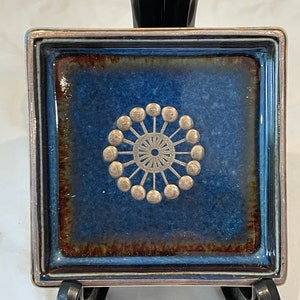 Gustavsburg Blue Lagun Stoneware Ceramic Facett Silver Embossed Pin Dish:- Silver Wagon Wheel Design by Sven Jonson (1919-1989)