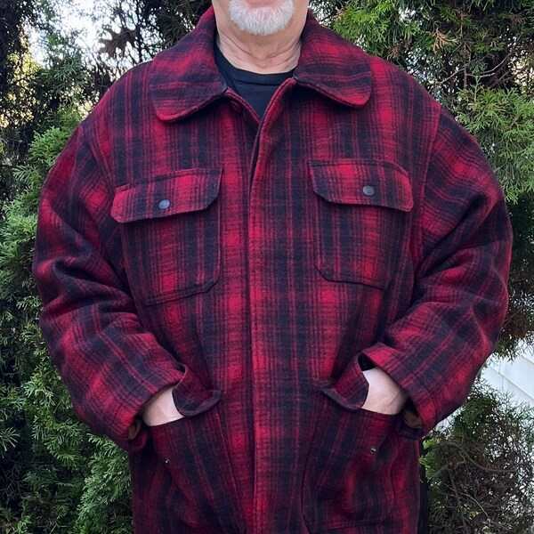 Woolrich Wool Jacket Men's RARE XL ! Red and Black Shadow Plaid Fully Lined * PRISTINE *