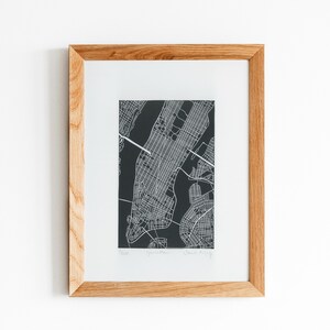Linogravure «Manhattan» - 21x29,7 cm A4 - Impression d’art - New York Ville Plan - Gravé et imprimé à la main
