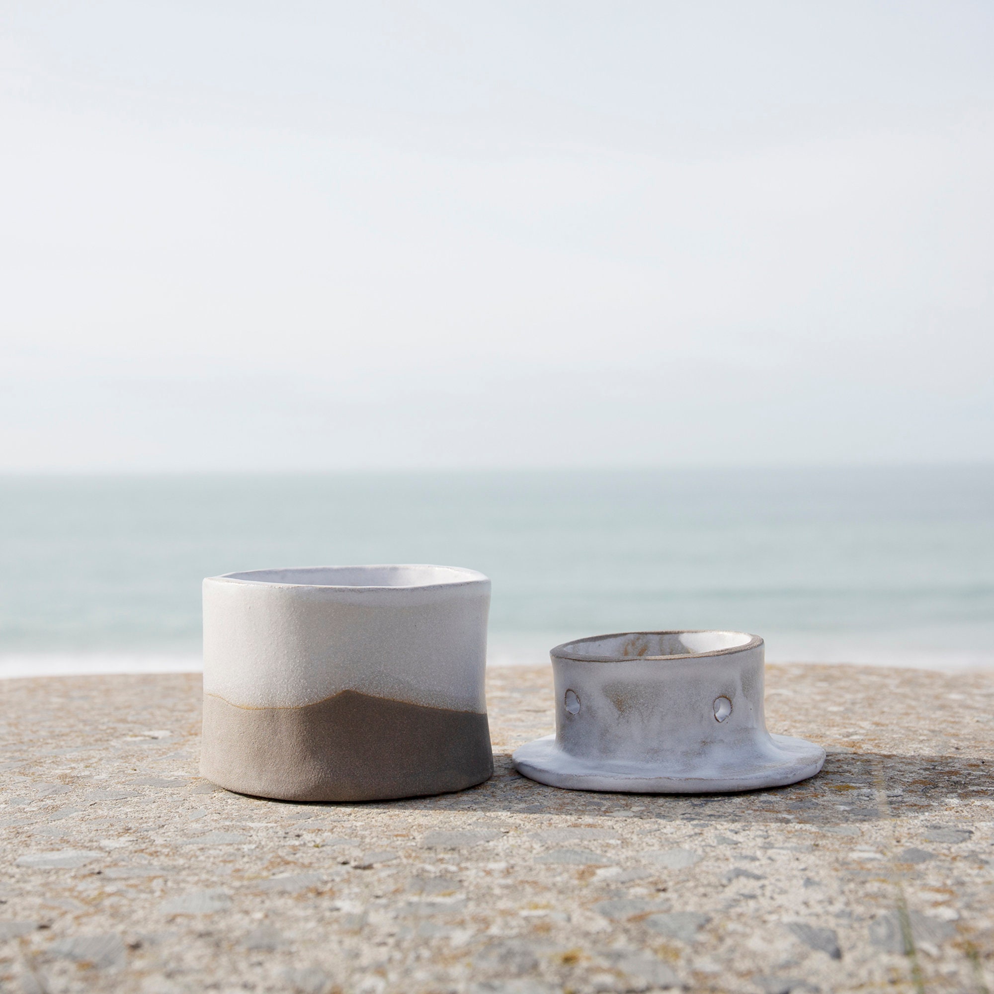 Beurrier à Eau - Blanc Mat et Grès Gris