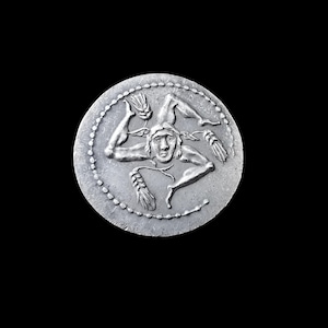 Ancient Roman Republic Lucius Cornelius Lentulus Crus 49 BC Denarius Silver Plated Reproduction Coin