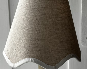 LAMPSHADE - Natural Linen Scalloped