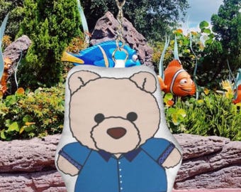 Llavero Cast MemBear Seas, dije de peluche de oso inspirado en el acuario, lindo dije para bolso de trabajador de parque temático, regalo inspirado en EPCOT