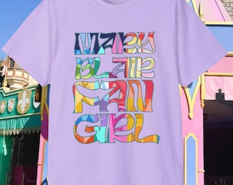 Camiseta para fanáticas con coloridas y originales letras en bloque / Tipografía retro psicodélica