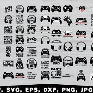 以下が含まれることがあります： 白黒のゲームをテーマにしたSVGカットファイルのコレクション。デザインには、「ゲームモードオン」、「このためにゲームを一時停止した」、「ゲーマーは死なない、リスポーンする」など、さまざまなゲーム関連のフレーズが含まれています。デザインには、ゲームコントローラー、ヘッドフォン、その他のゲーム関連のアイコンの画像も含まれています。