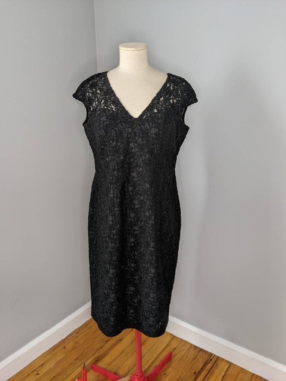 Carmen Marc Valvo Black Lace Beaded Formal Dress