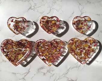 Resin heart bowls gold leaf rose petals small large / decoration / jewelry bowl / gift / ring bowl / handmade / epoxy resin