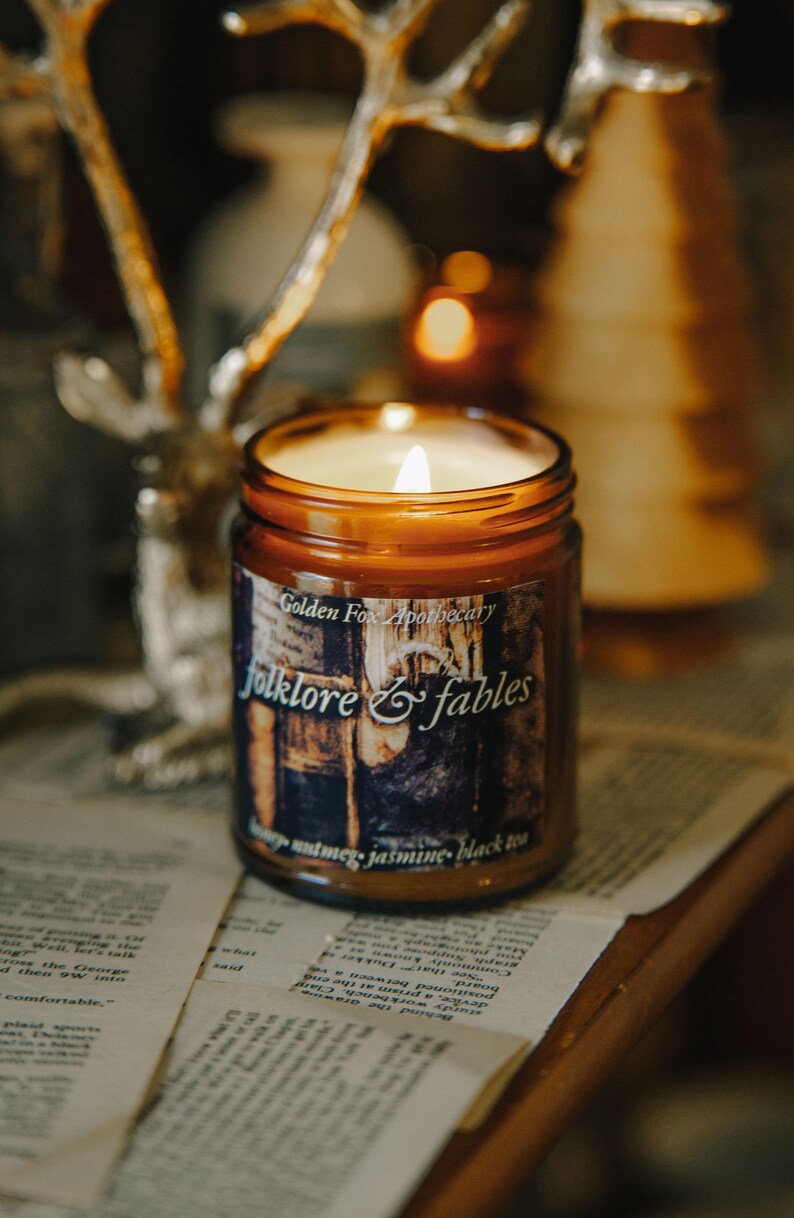 Folklore & Fables Candle, Cottagecore Decor, Fantasy Bookish Candle afbeelding 6
