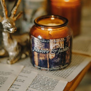 Folklore & Fables Candle, Cottagecore Decor, Fantasy Bookish Candle afbeelding 4
