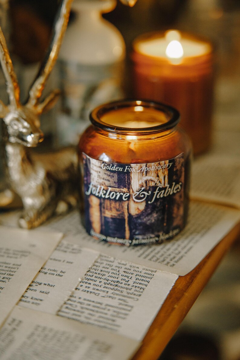 Folklore & Fables Candle, Cottagecore Decor, Fantasy Bookish Candle afbeelding 4