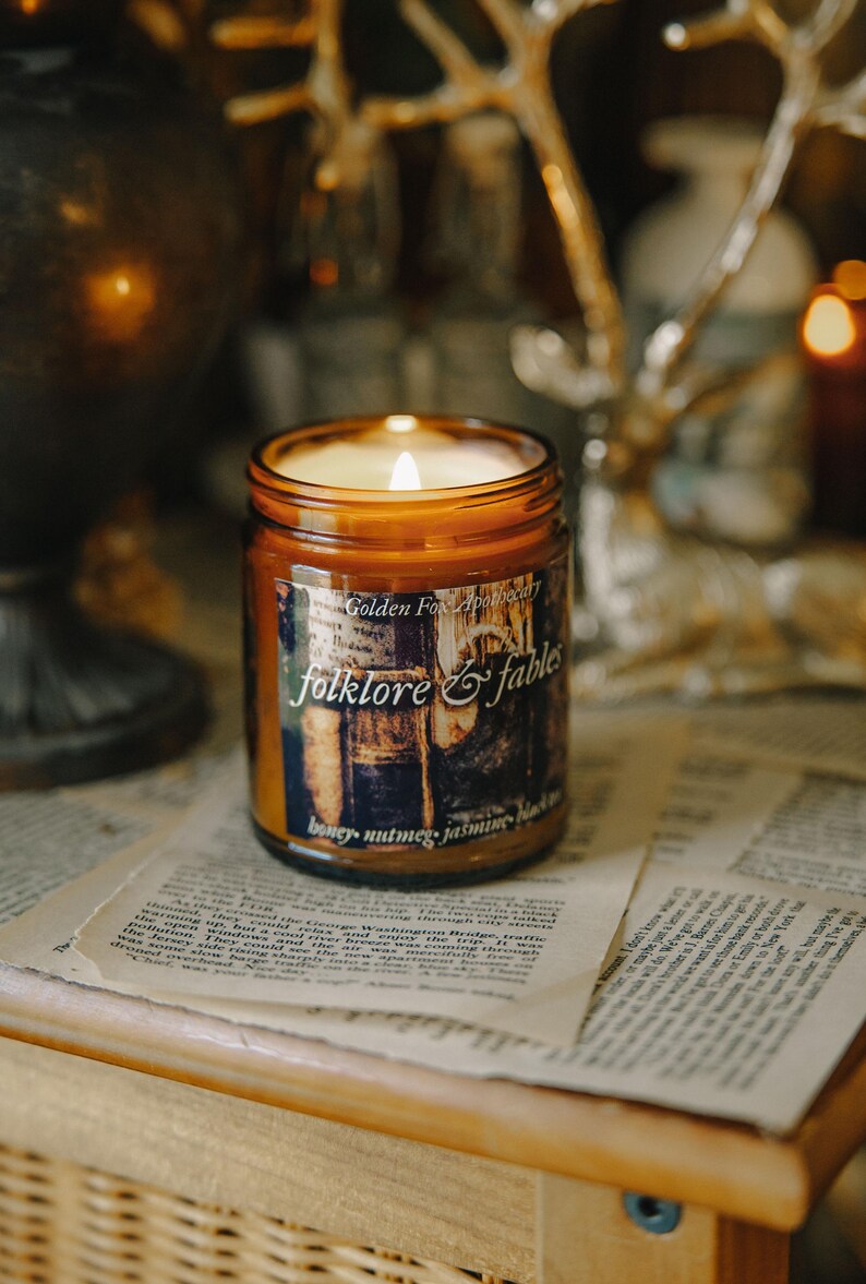 Folklore & Fables Candle, Cottagecore Decor, Fantasy Bookish Candle afbeelding 10