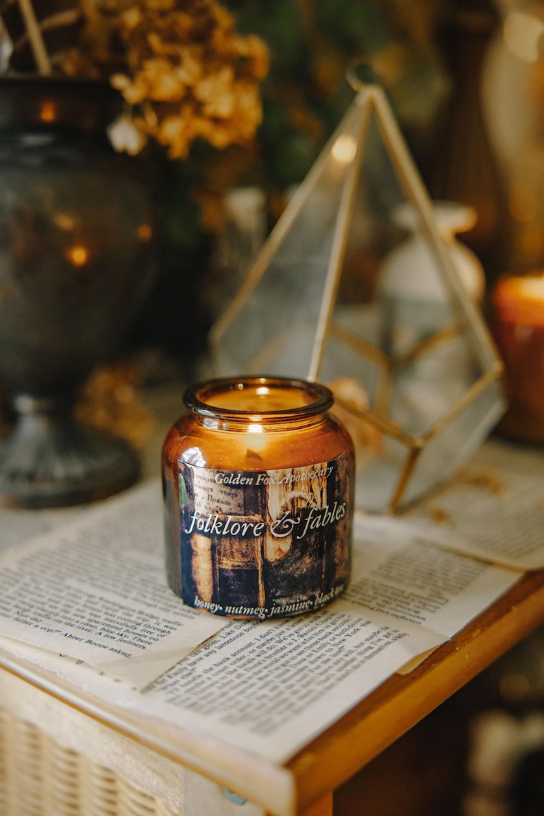 Folklore & Fables Candle, Cottagecore Decor, Fantasy Bookish Candle afbeelding 7