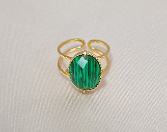 Adjustable stainless steel green stone ring