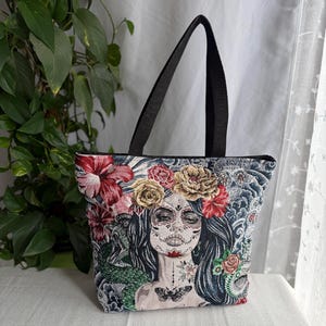 Tote bag unique femme – sac cabas Jacquard brodé Sambala – sac noir original fait main – sac artistique avec doublure fleurie