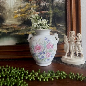 Vintage Fine China Japan Porcelain Floral Chinoiserie Urn Vase