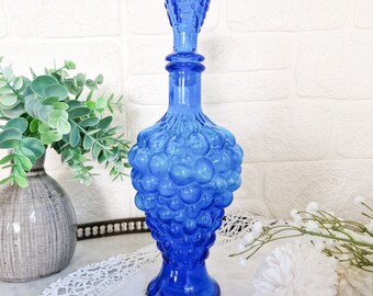 Carafe vintage bleue en verre en forme de grappe de raisin