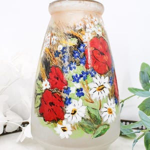 Große Vintage-Vase aus Milchglas, handbemaltes Blumenarrangement, französisches Vintage-Kunsthandwerk, bunte Vase, Sommerdekoration, Blumen