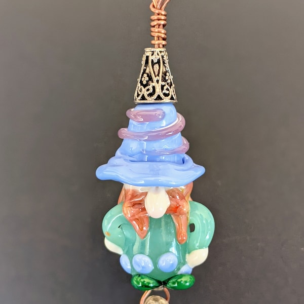 Robe verte de collier de gnome, pendentif de gnome, nain de jardin, nain fait main, collier de gnome, gnome dans le chapeau