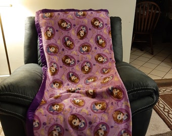Sofia the first fleece blanket hotsell
