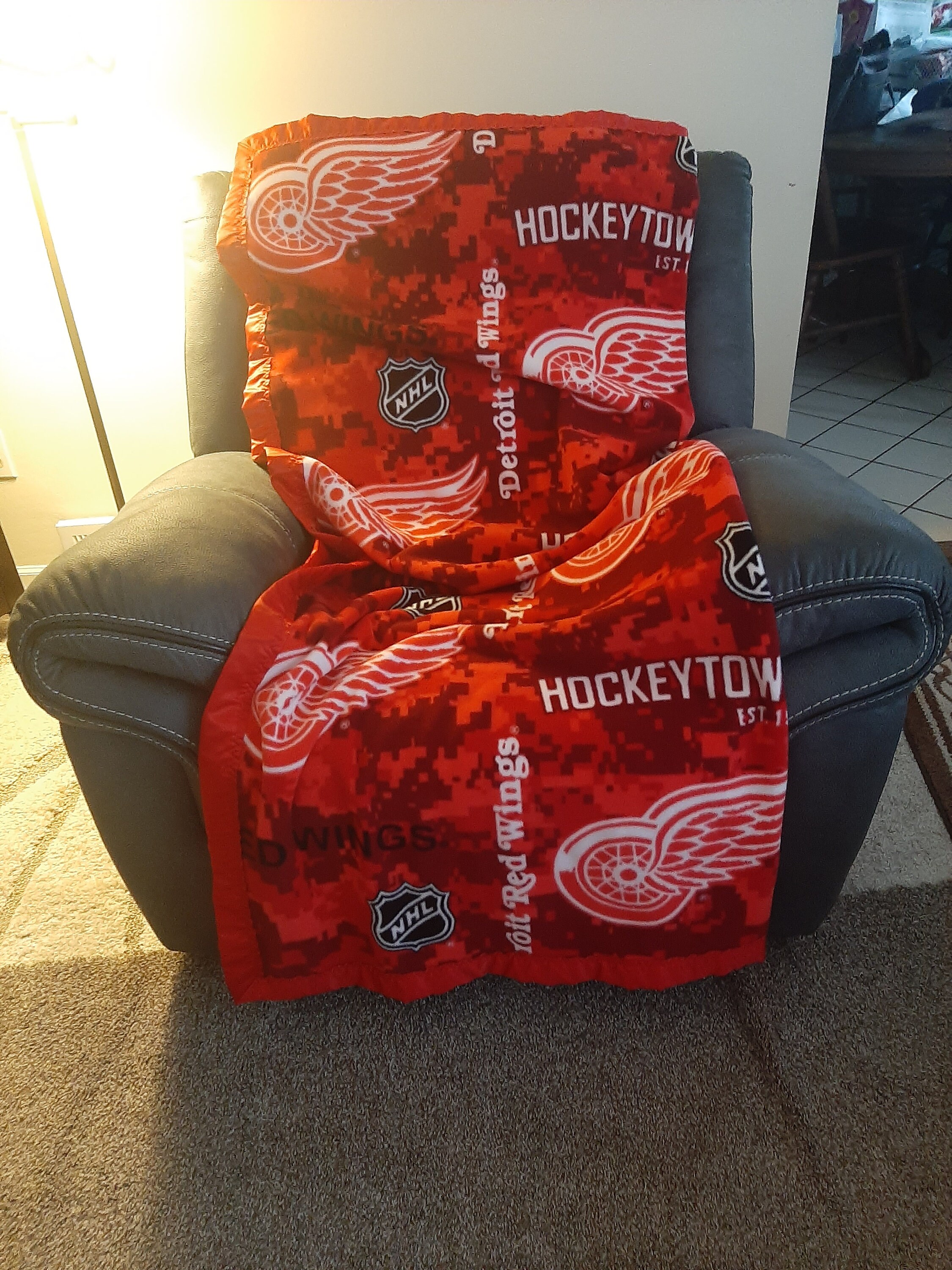 Red wings 2025 blanket