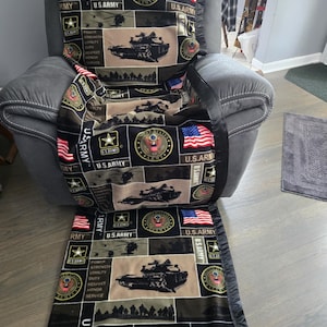 US Army, Adult Big/Tall Fleece Blanket with a black satin trim
