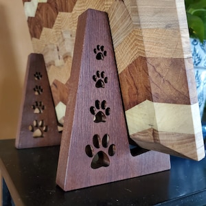 Pawprints Cutting Board Stands files, Carbide Create and SVG Files for CNC