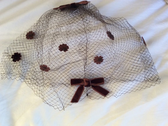 Famous Glamour Veil Hat - image 3