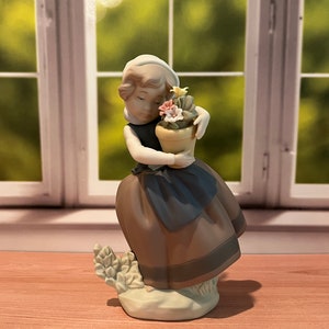 Lladro “spring is Here” #5223 - Etsy