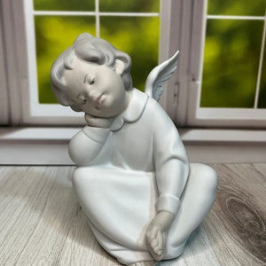 Lladro Cherub Dreaming #4961