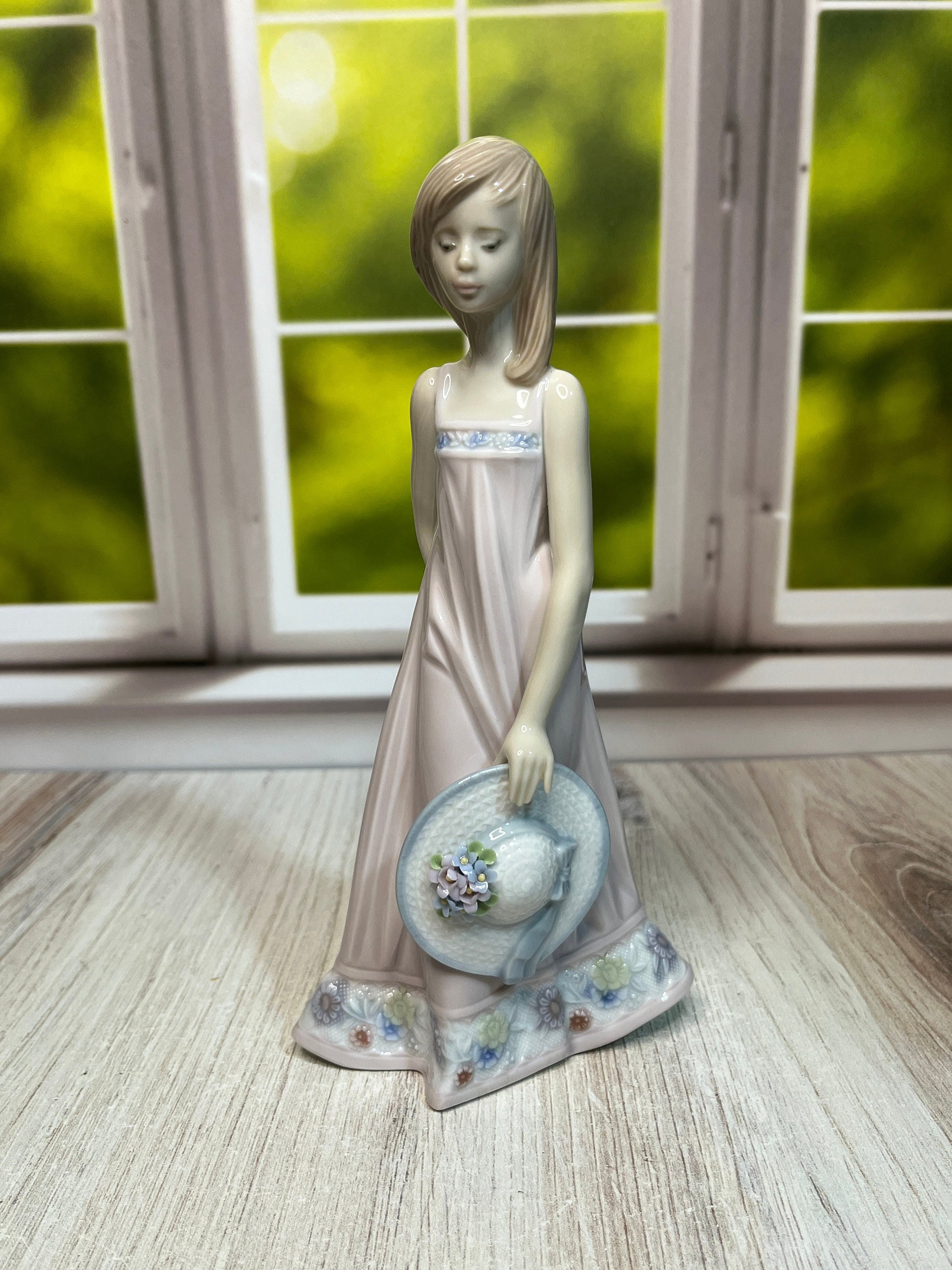 Lladro Sara #5647 - Etsy Australia