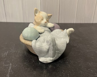 Lladro NAO Asleep in A Basket #1407 Cat Sleeping - Etsy