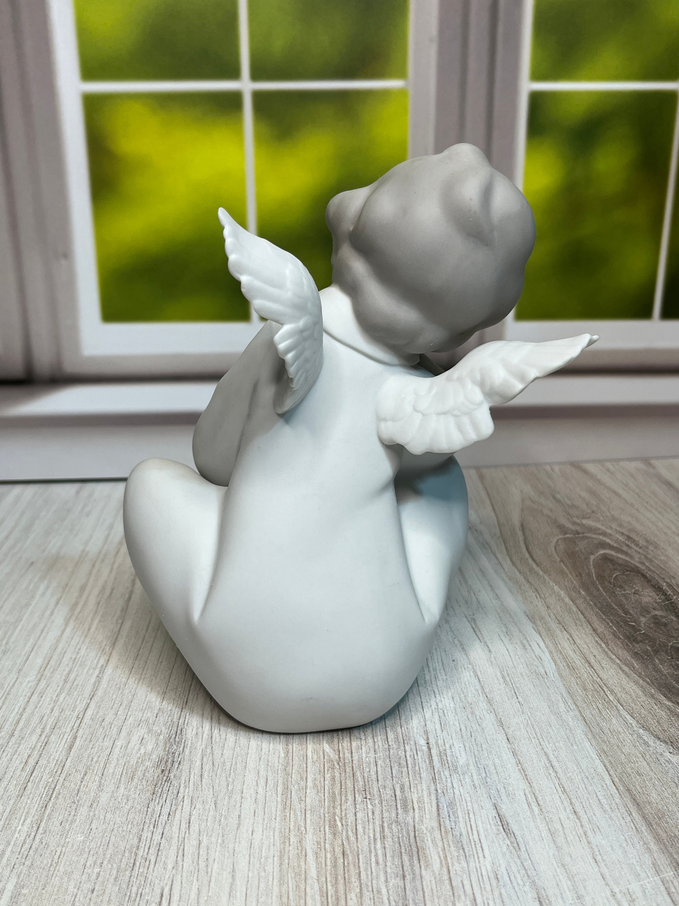◆リヤドロ◆ LLADRO 夢見る天使 4961 Lladro 4961 ANGEL DREAMING Pricing and Reference Guide