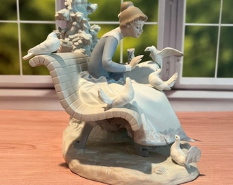 LLADROリアドロ『Feeding The Pigeons』01005428 LLADROリアドロ