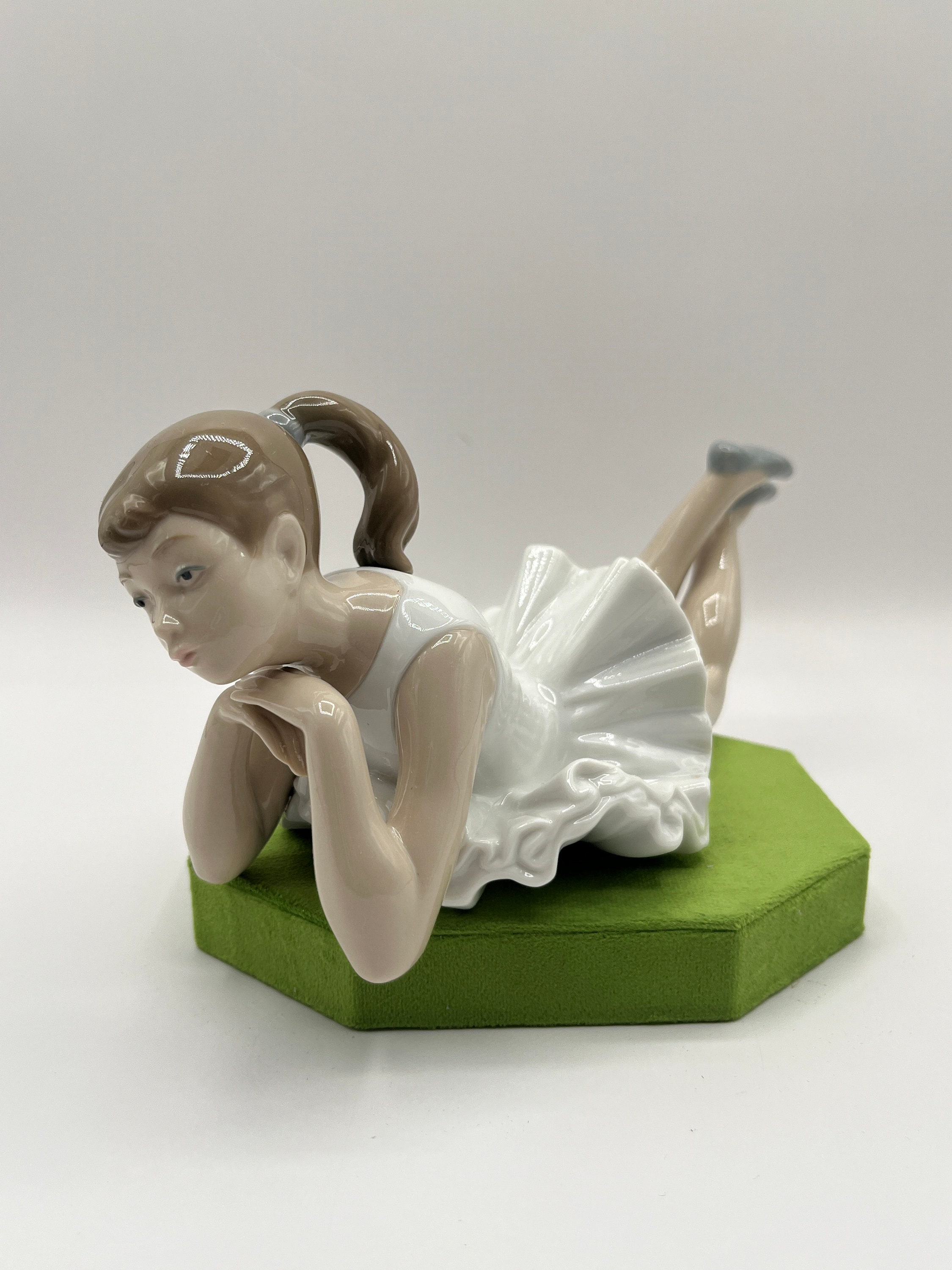 リヤドロ NAO 物思いにふけるバレリーナ #0149 - Etsy 日本
