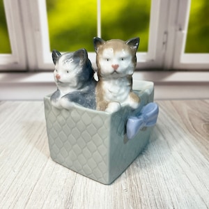 Lladro NAO A Purr-fect Gift #1080