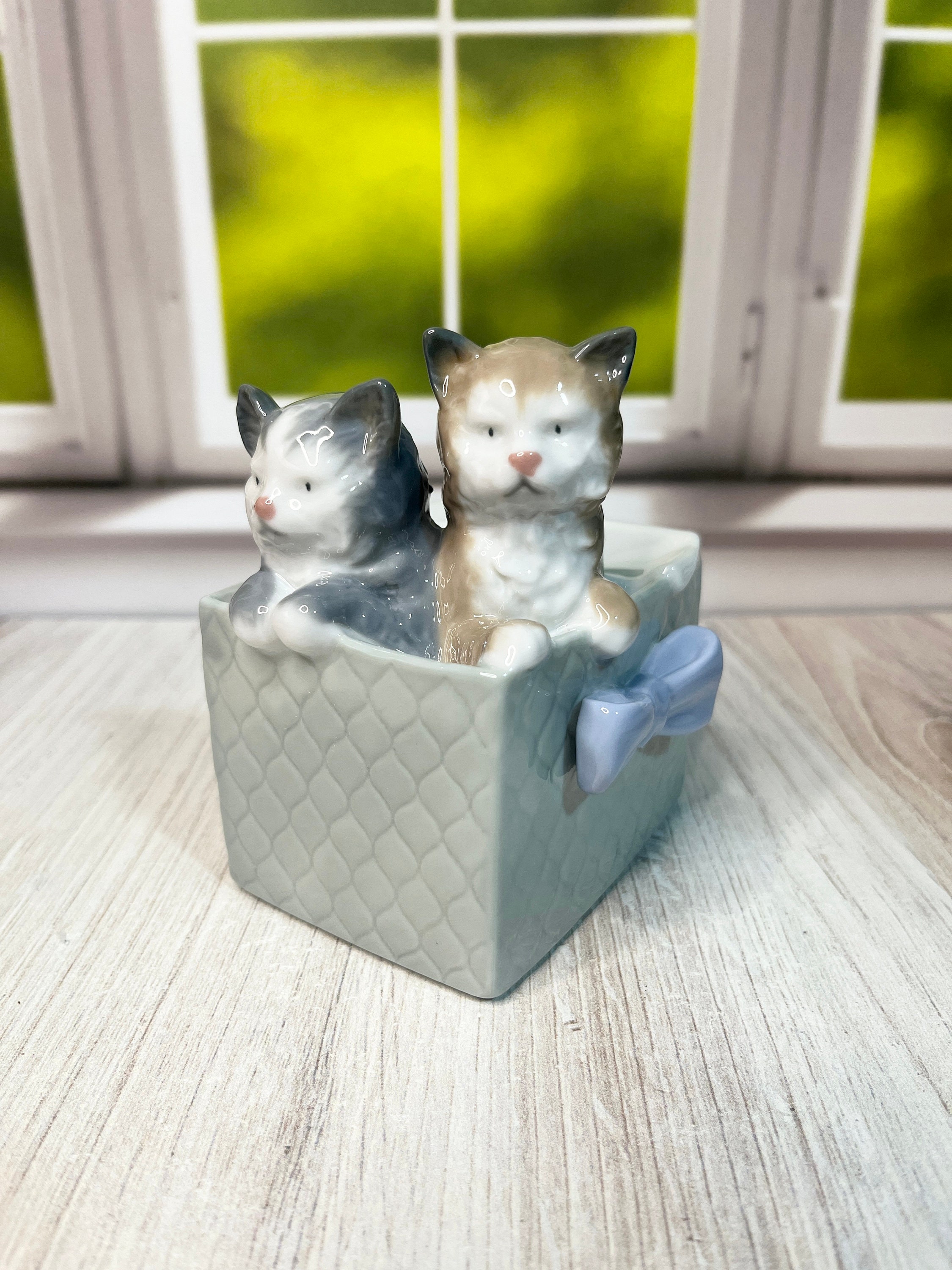 リヤドロ NAO 喉を鳴らすようなギフト #1080 - Etsy 日本