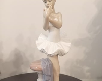 Lladro Feeding the Pigeons #5428 Matte Finish - Etsy