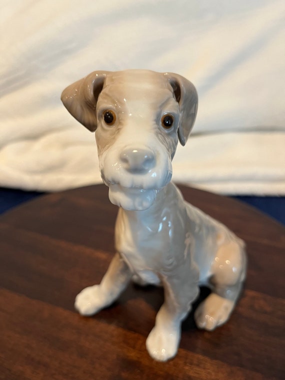 Lladro Sitting Dog #4583 
