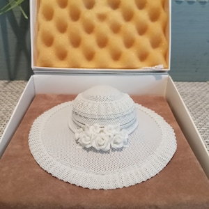 Lladro "Pamela Hat"