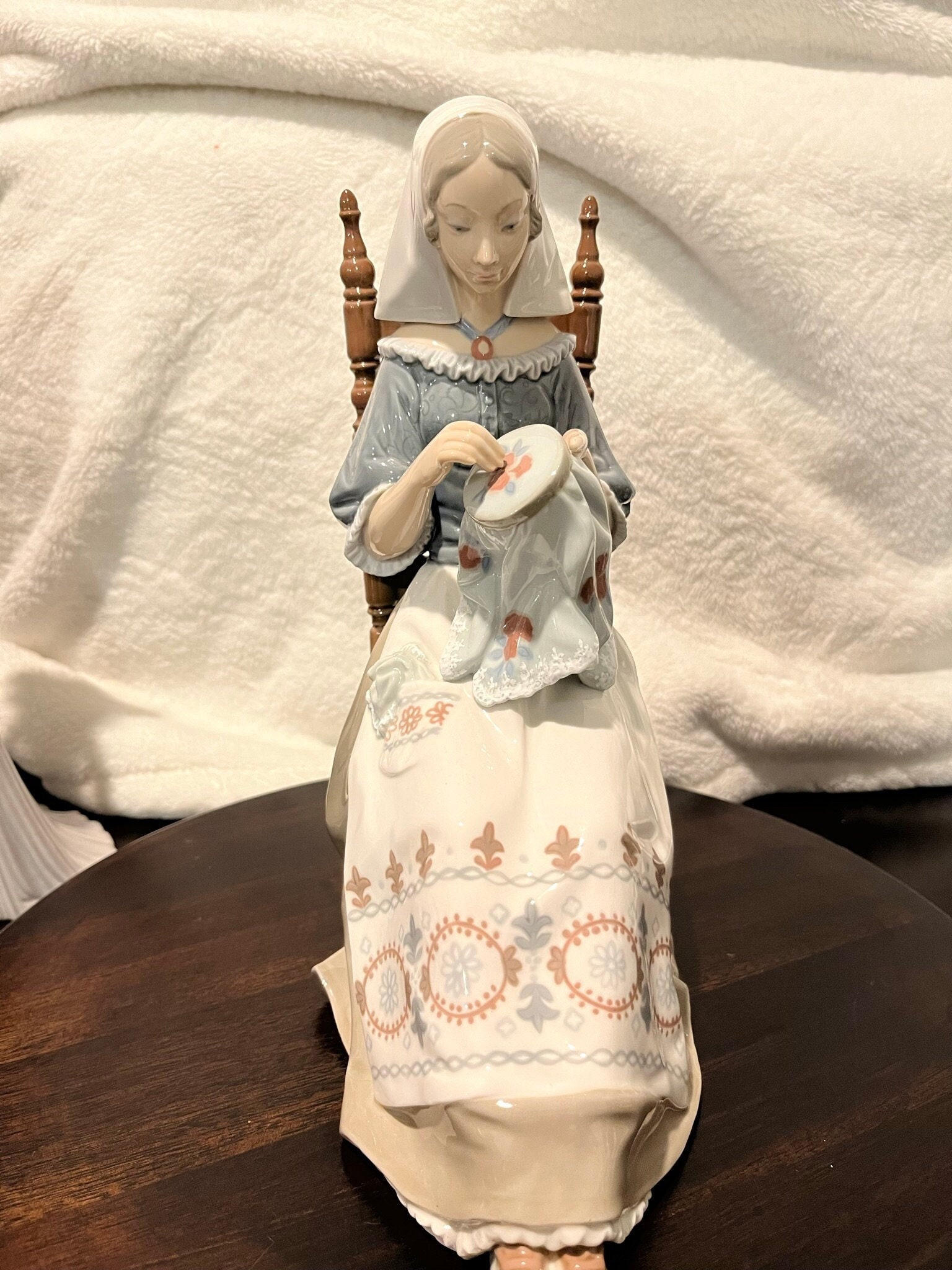 Lladro Lady Embroiderer #4865 - Etsy