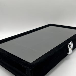 Vitrine avec serrure en velours noir avec 8 compartiments pour clés Ornements Swarovski Plus