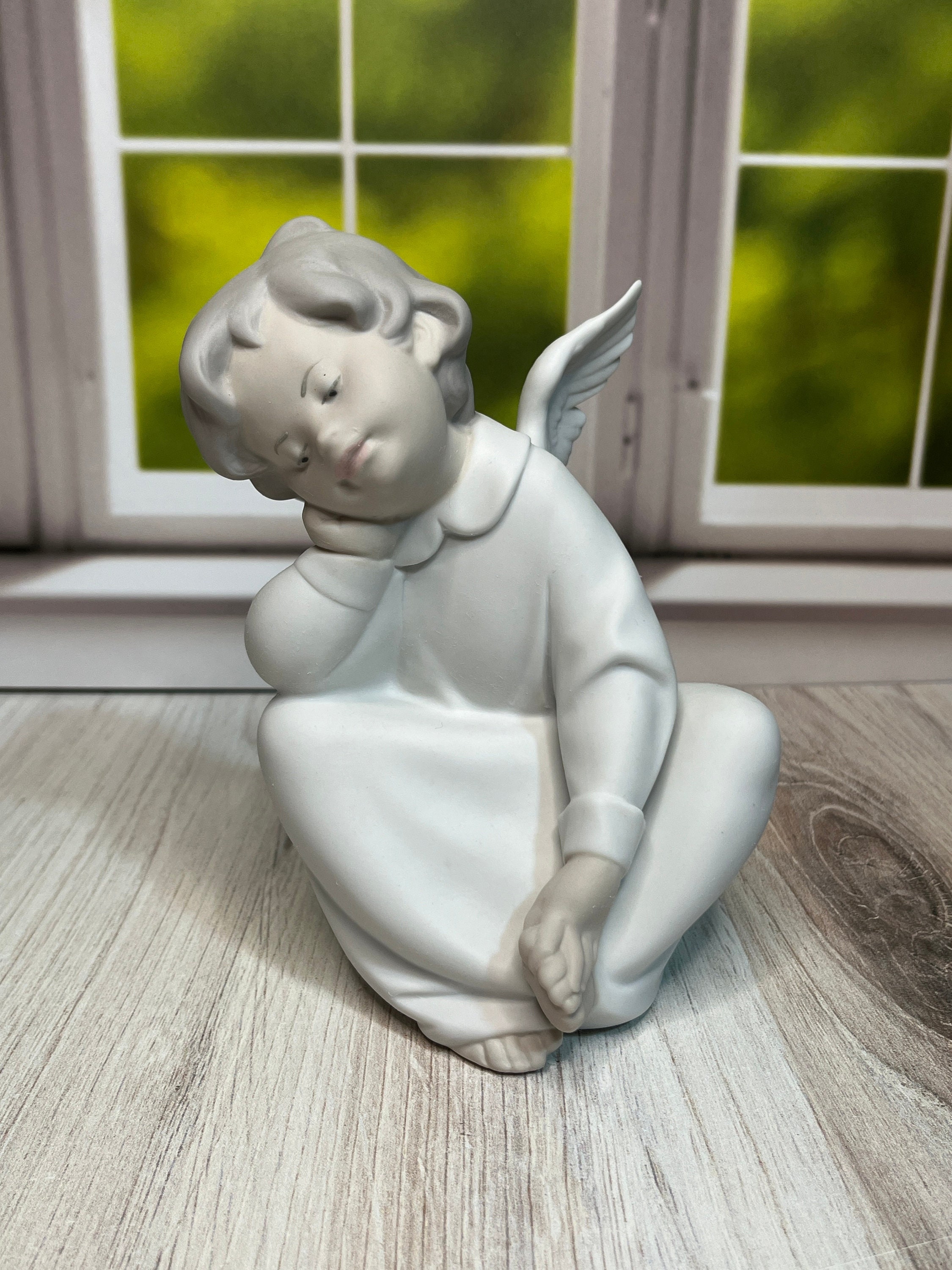 Lladro 4961 ANGEL DREAMING Pricing and Reference Guide