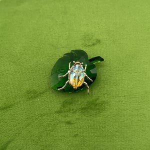 Swarovski SCS Beetle on Leaf #5668764 - Etsy