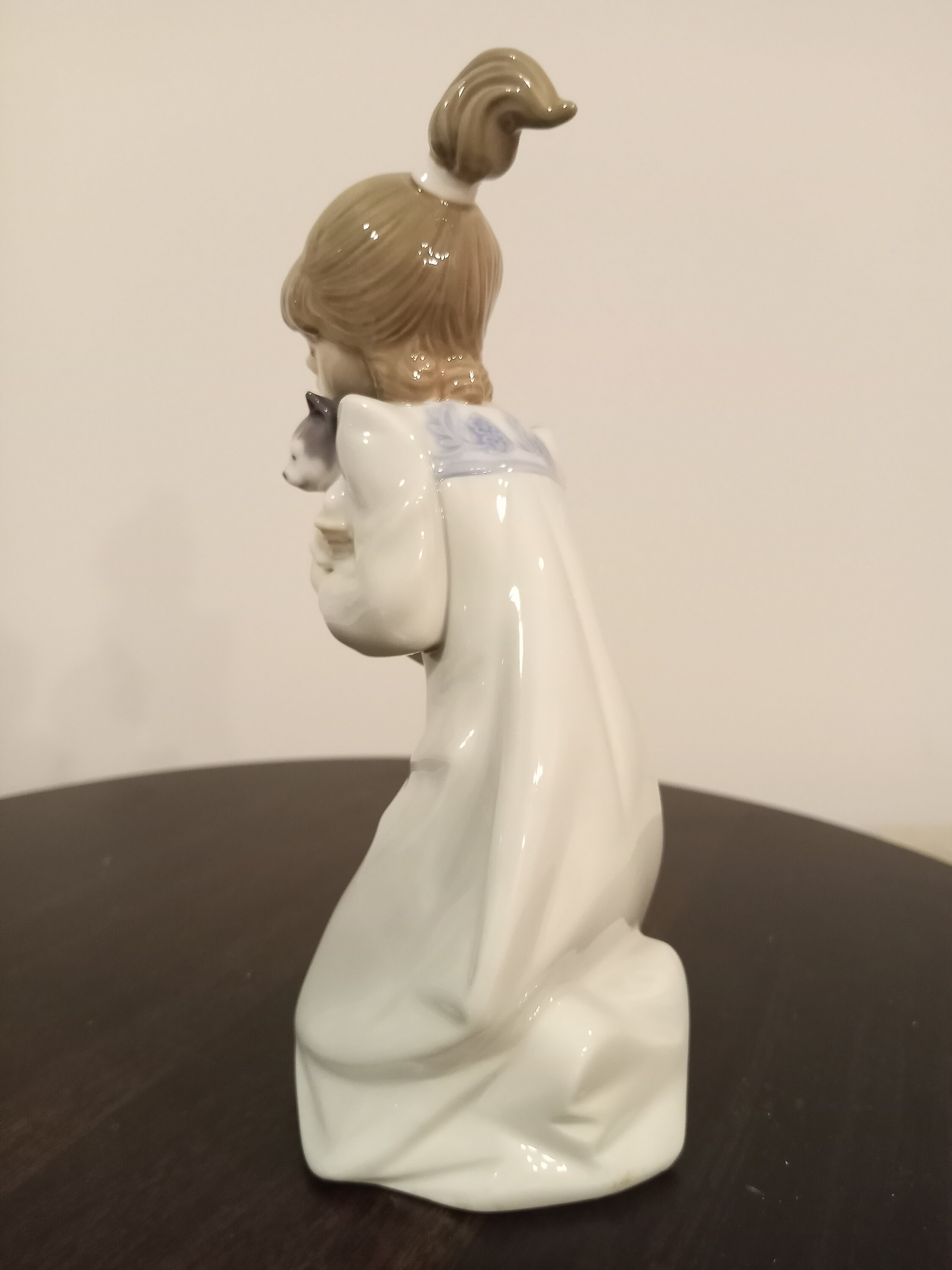 リアドロ\"Sleepy Kitten\"5712 LLADRO 