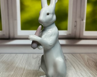 リヤドロ LLADRO 5888 うさぎ　蝶々 ”That Tickles” Lladro Rabbit With Butterfly “that Tickles” 5888 Porcelain