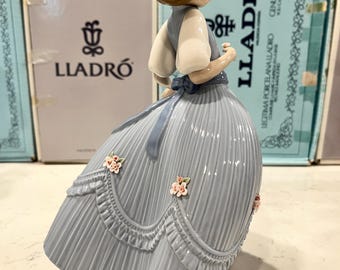 Lladro Girl in Blush Dress #5119 - Etsy Israel