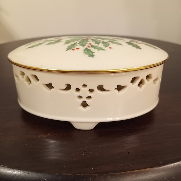 Lenox "Holiday" trinket box