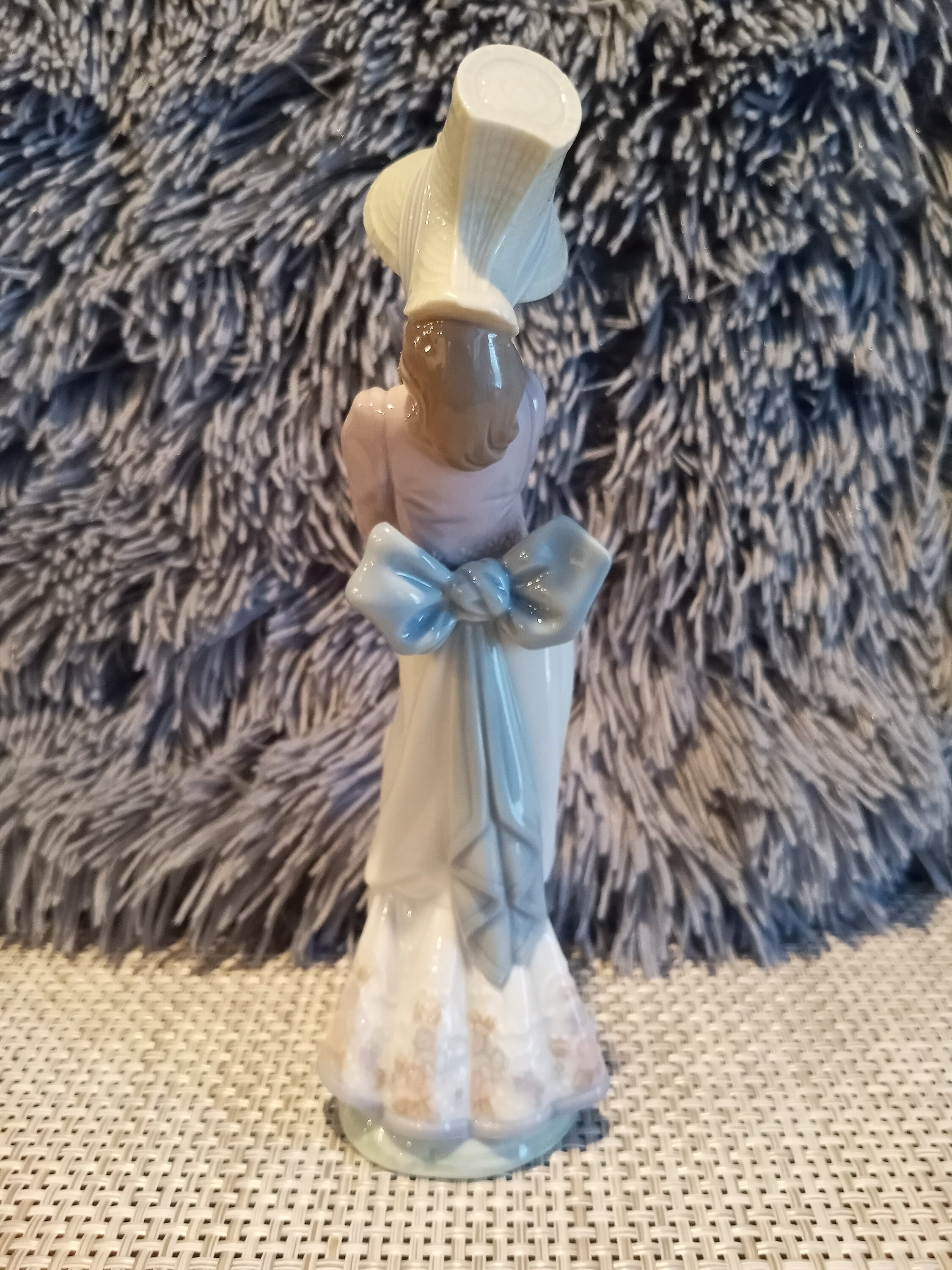 リヤドロ LLADRO 7618 ”GARDEN SONG” リヤドロ LLADRO 7618 ”GARDEN SONG”